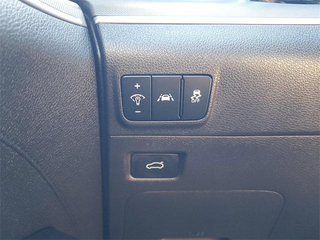 Photo of 2022 Ebony Black Kia K5
