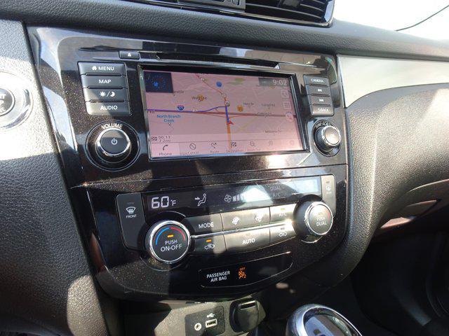 Photo of 2020 Magnetic Black Pearl Nissan Rogue Sport