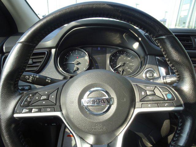 Photo of 2020 Magnetic Black Pearl Nissan Rogue Sport