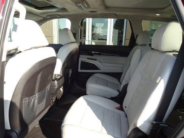 Photo of 2023 Dawning Red Kia Telluride
