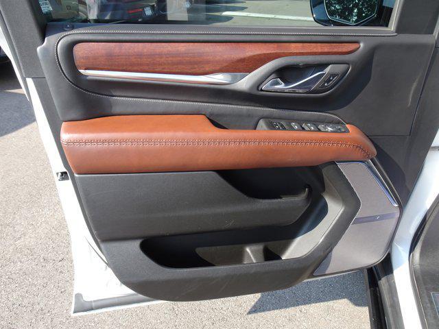 Photo of 2023 White Frost Tricoat GMC Yukon