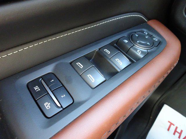 Photo of 2023 White Frost Tricoat GMC Yukon