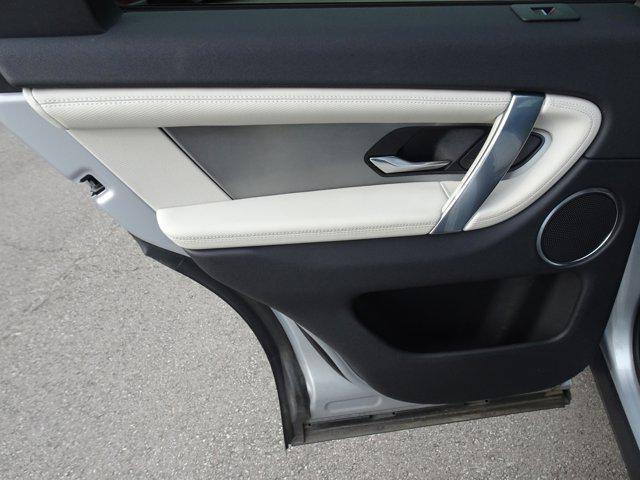 Photo of 2023 Hakuba Silver Metallic Land Rover Discovery Sport