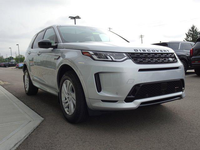 Photo of 2023 Hakuba Silver Metallic Land Rover Discovery Sport