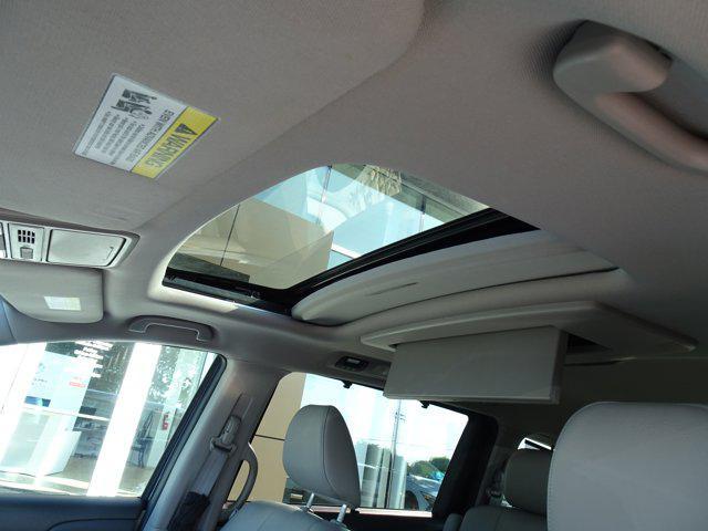 Photo of 2016 Obsidian Blue Pearl Honda Odyssey