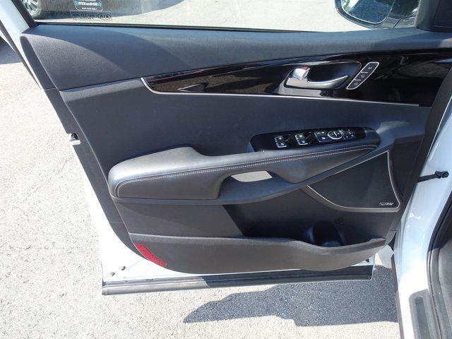 Photo of 2018 Snow White Pearl Kia Sorento