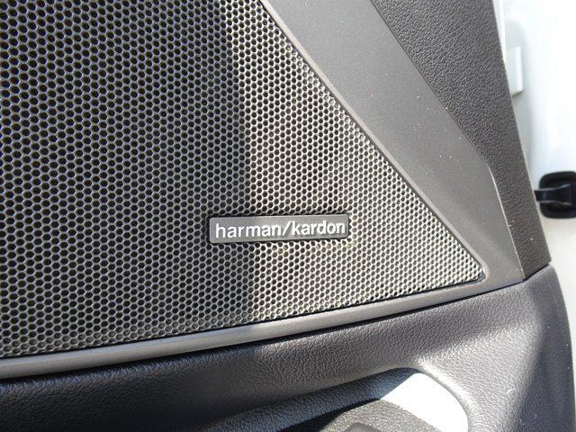 Photo of 2020 Alpine White BMW 330
