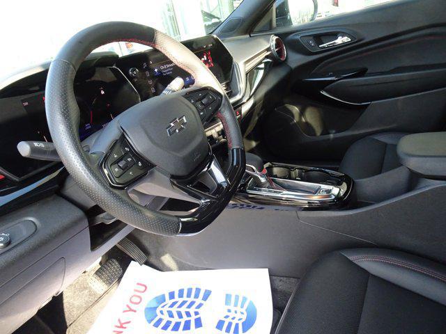 Photo of 2024 Summit White Chevrolet Trax