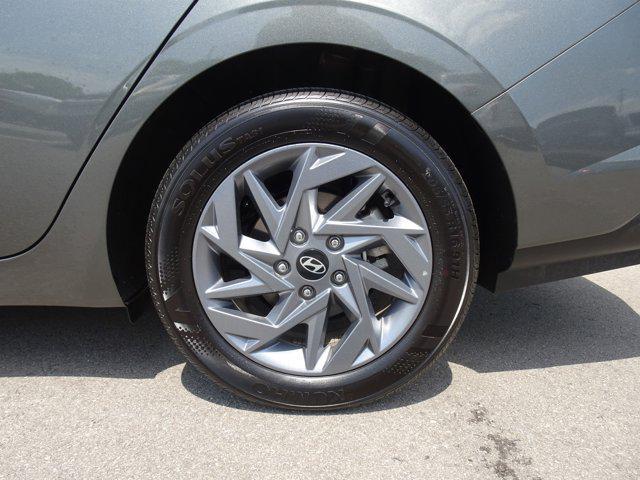 Photo of 2024 Amazon Gray Hyundai ELANTRA