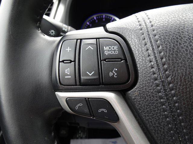Photo of 2019 Celestial Silver Metallic Toyota Highlander