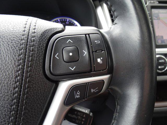 Photo of 2019 Celestial Silver Metallic Toyota Highlander