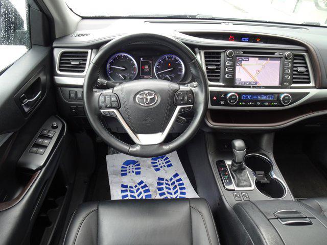 Photo of 2019 Celestial Silver Metallic Toyota Highlander