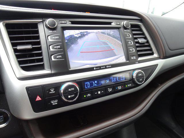 Photo of 2019 Celestial Silver Metallic Toyota Highlander