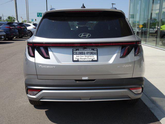 Photo of 2025 Shimmering Silver Hyundai TUCSON Hybrid