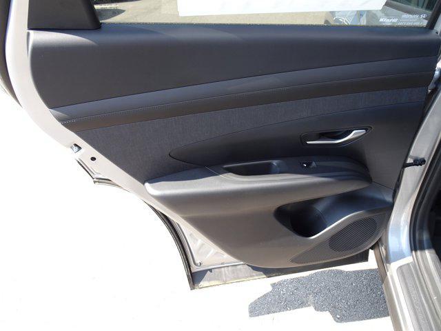Photo of 2025 Shimmering Silver Hyundai TUCSON Hybrid