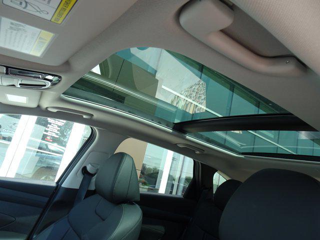 Photo of 2025 Shimmering Silver Hyundai TUCSON Hybrid