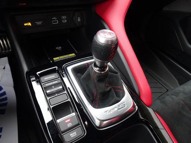 Photo of 2024 Majestic Black Pearl Acura Integra