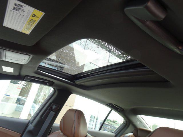Photo of 2020 Platinum White Pearl Acura RLX