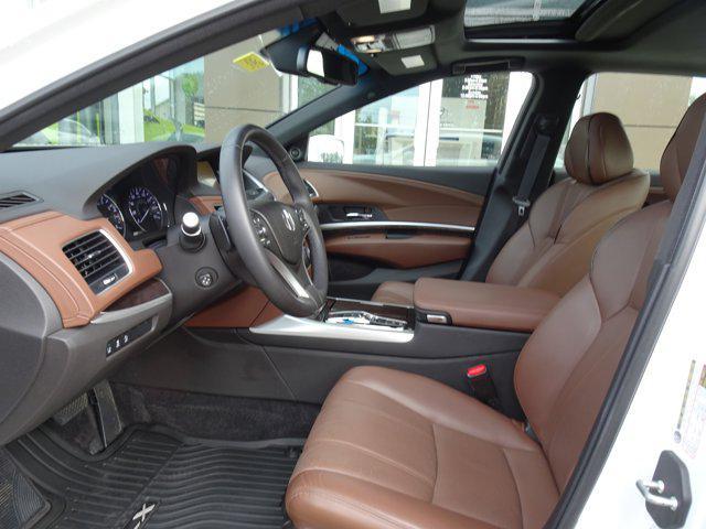 Photo of 2020 Platinum White Pearl Acura RLX