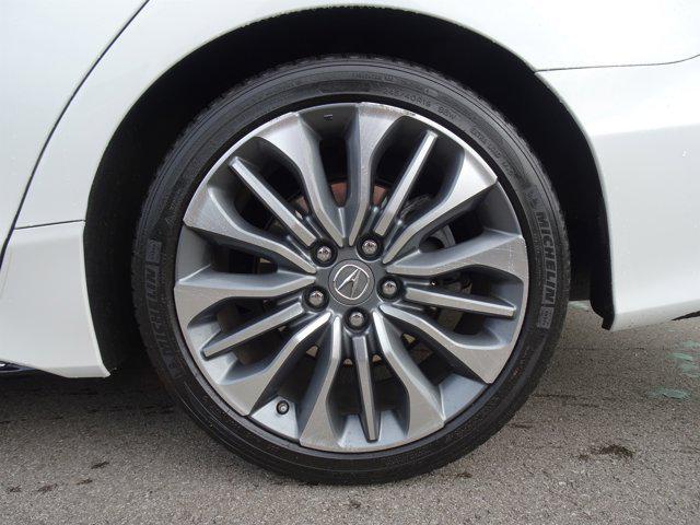 Photo of 2020 Platinum White Pearl Acura RLX