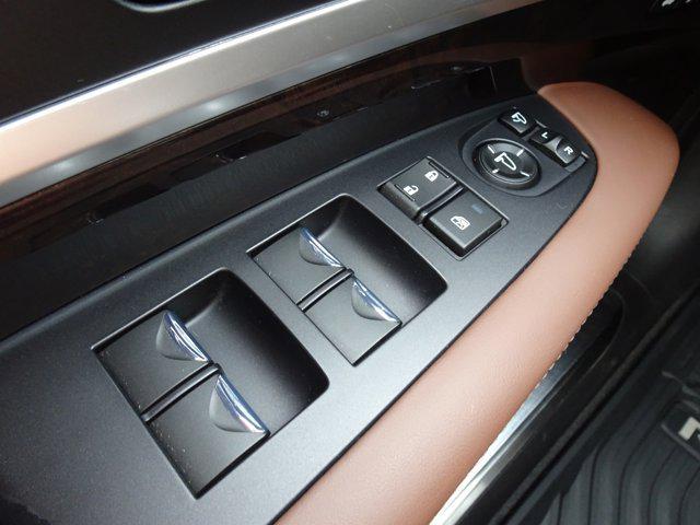 Photo of 2020 Platinum White Pearl Acura RLX