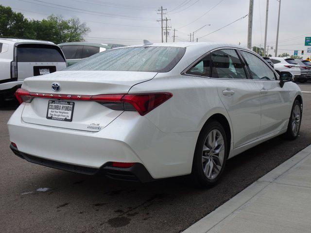 Photo of 2022 Wind Chill Pearl Toyota Avalon Hybrid