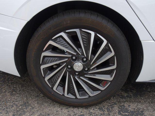 Photo of 2023 Serenity White Hyundai SONATA Hybrid