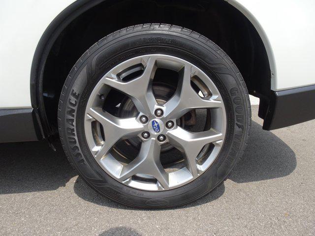 Photo of 2017 Crystal White Pearl Subaru Forester