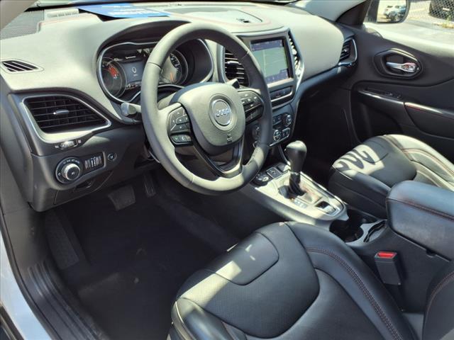 Photo of 2022 Bright White Clearcoat Jeep Cherokee