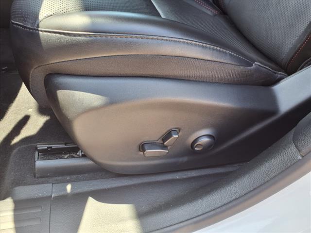 Photo of 2022 Bright White Clearcoat Jeep Cherokee