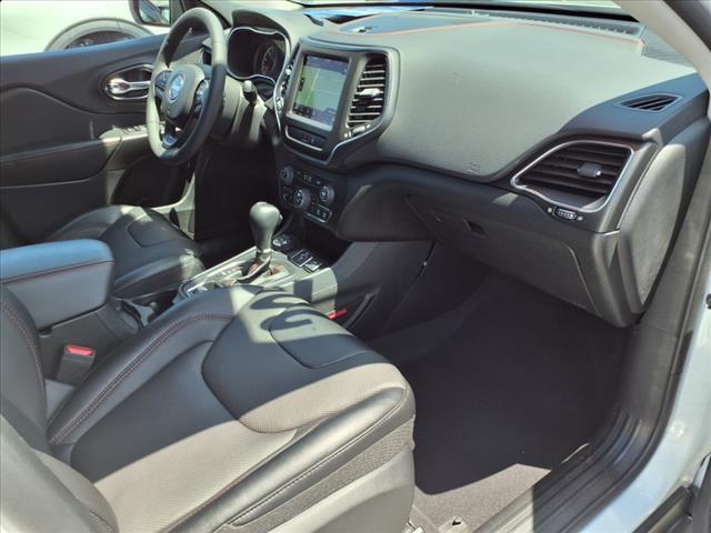 Photo of 2022 Bright White Clearcoat Jeep Cherokee