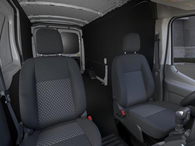Photo of 2025 Oxford White Ford Transit-250