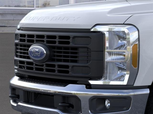 Photo of 2025 Oxford White Ford F-350