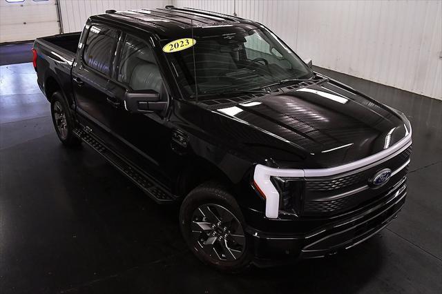 Photo of 2023 Agate Black Metallic Ford F-150 Lightning