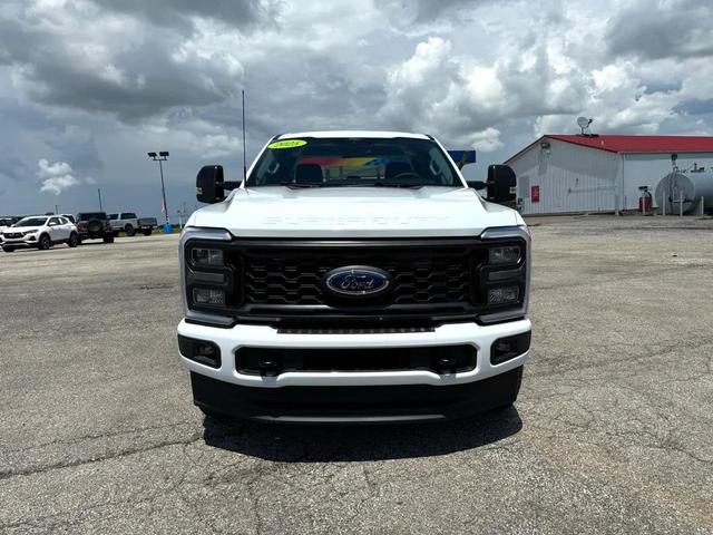 Photo of 2025 Oxford White Ford F-350