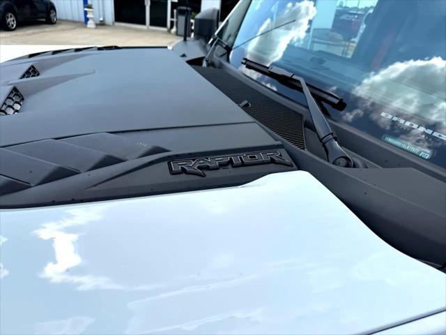 Photo of 2025 Oxford White Ford Bronco