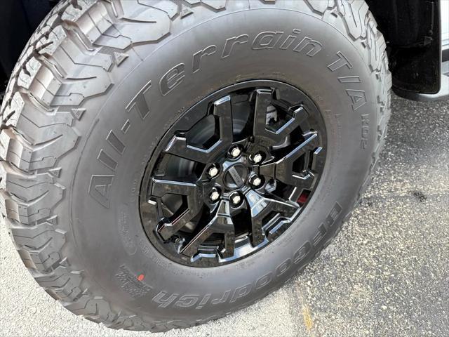 Photo of 2025 Oxford White Ford Bronco