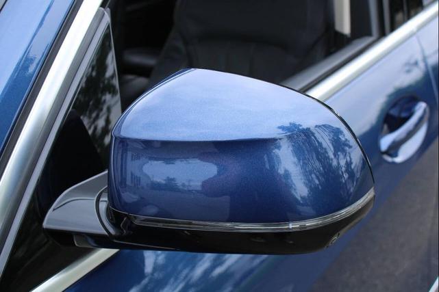 Photo of 2022 Phytonic Blue Metallic BMW X7