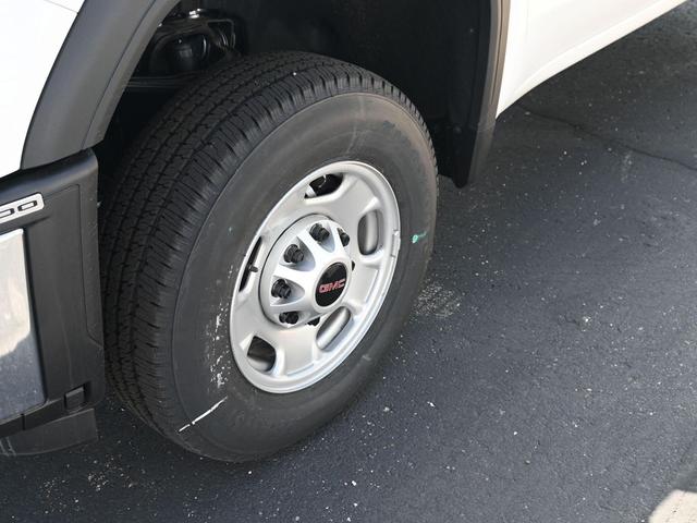 Photo of 2025 Summit White GMC Sierra 2500