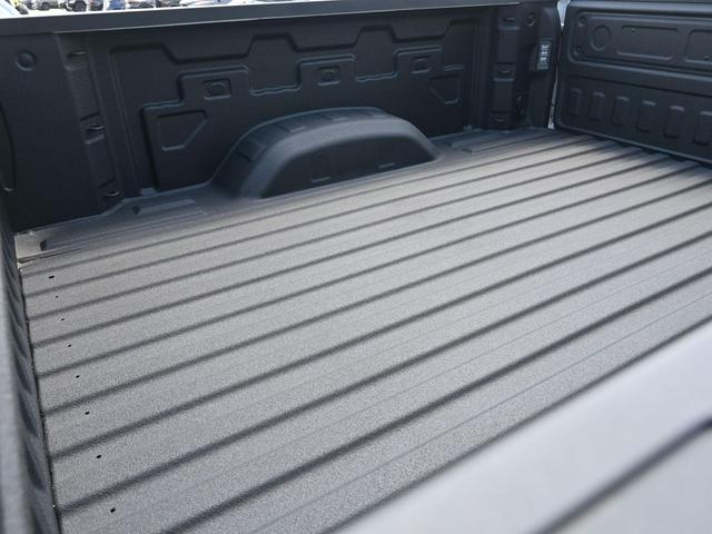 Photo of 2025 Summit White GMC Sierra 2500