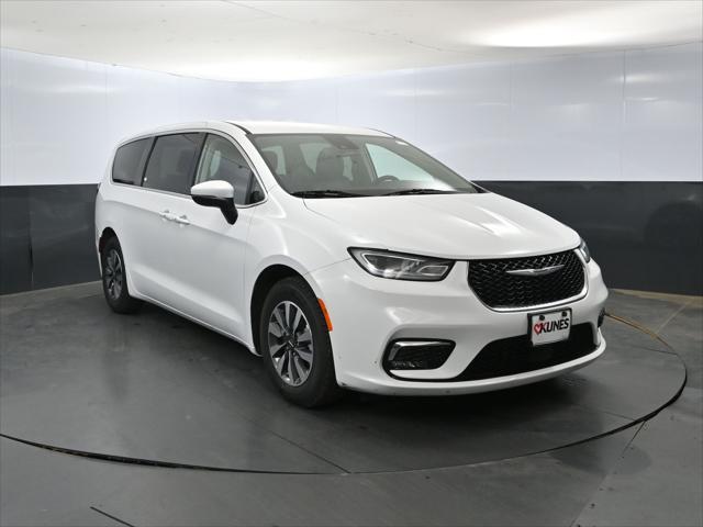 2023 Chrysler Pacifica Hybrid