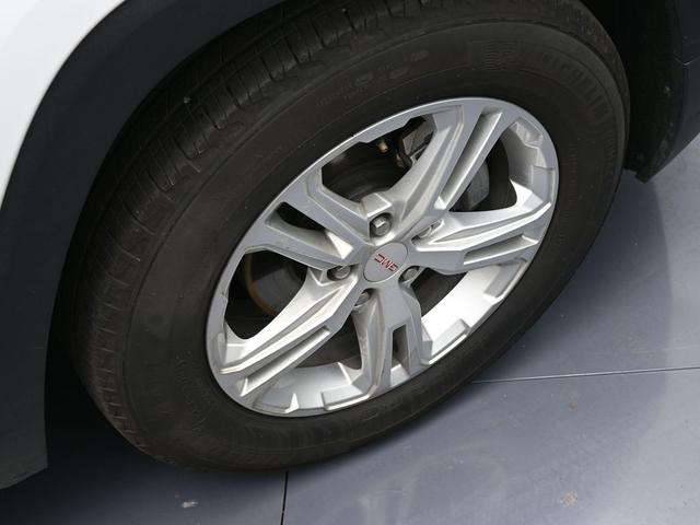 Photo of 2024 Summit White GMC Terrain