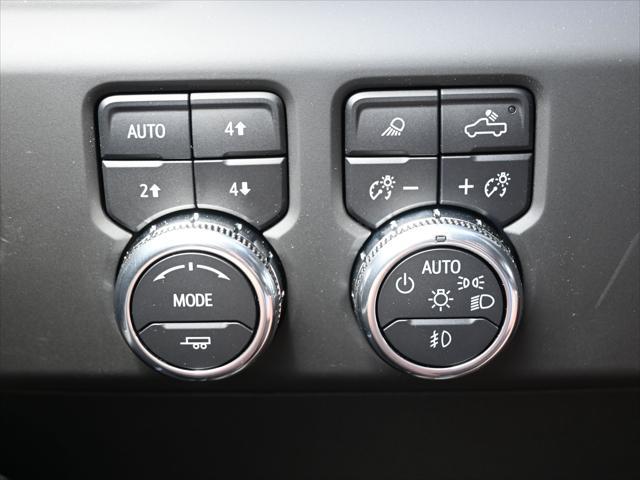 Photo of 2025 Summit White GMC Sierra 2500