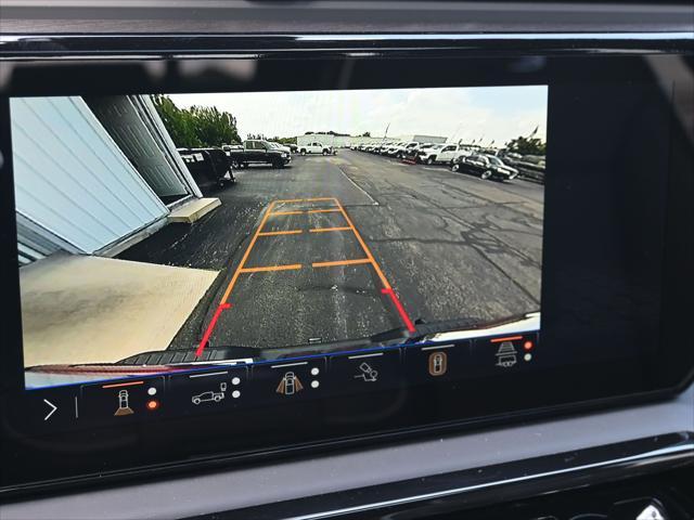 Photo of 2025 Summit White GMC Sierra 2500