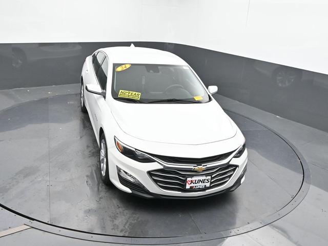 Photo of 2024 Summit White Chevrolet Malibu