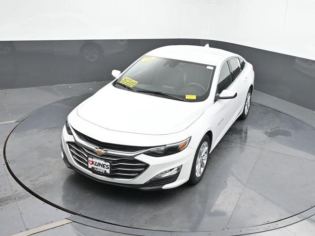 Photo of 2024 Summit White Chevrolet Malibu