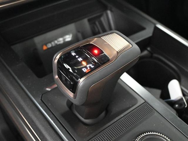 Photo of 2025 Interstellar White GMC HUMMER EV Pickup