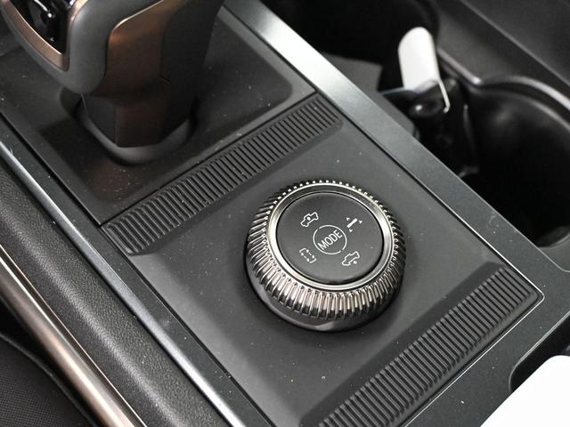 Photo of 2025 Interstellar White GMC HUMMER EV Pickup