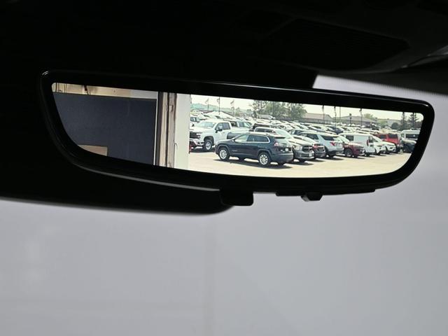 Photo of 2025 Interstellar White GMC HUMMER EV Pickup