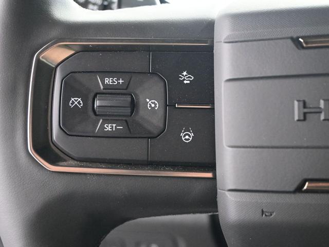 Photo of 2025 Interstellar White GMC HUMMER EV Pickup